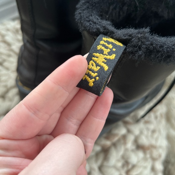 1460 WOMEN'S FAUX FUR LINED LACE UP BOOTS DR MARTENS / DOC MARTENS - Picture 5 of 8